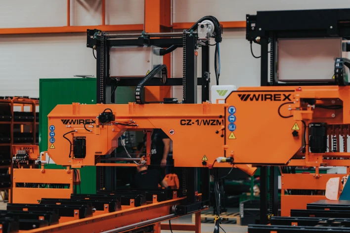 Pilarka CZ-1/WZM z kołami fi 700 mm w cenie wersji standardowej!