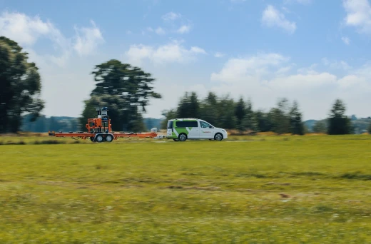 Film z serii jak to pracuje - pilarka przejezdna CZ-1/M