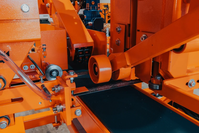 CZ-2 Pilarka pozioma-14