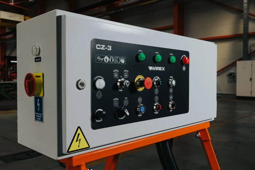 CZ-3 Pilarka pozioma-11