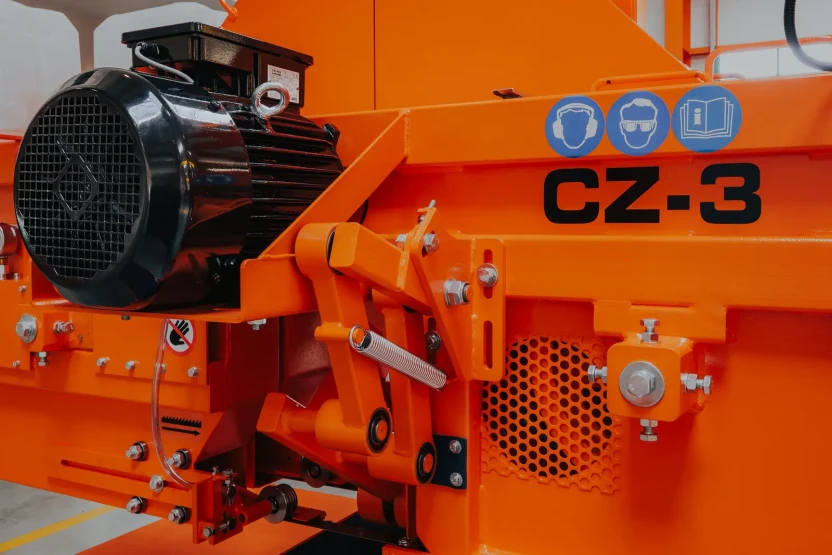 CZ-3 Pilarka pozioma-12