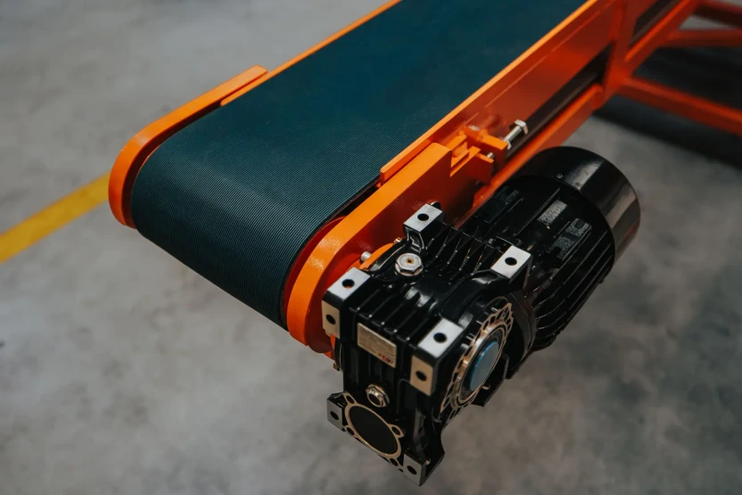 CZ-2 Pilarka pozioma-6