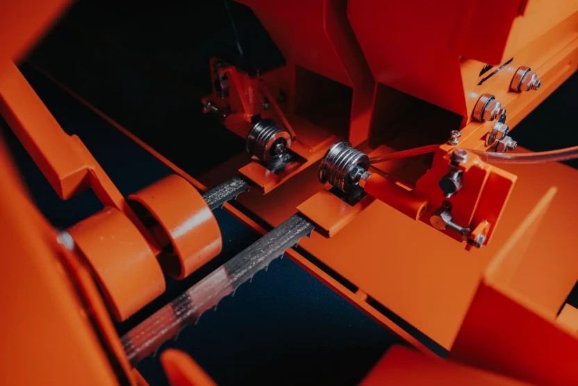 CZ-2 Pilarka pozioma-8