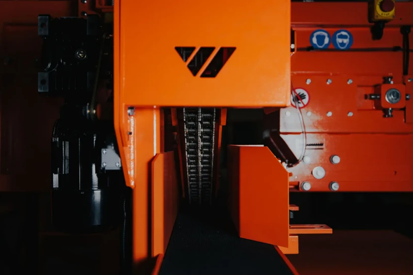 CZ-2 Pilarka pozioma-7