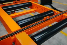 Przenośnik rolkowy z funkcją sortowania