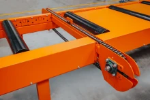 Przenośnik rolkowy z funkcją sortowania